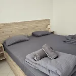 Swiss - 2 Bedrooms Διαμέρισμα *