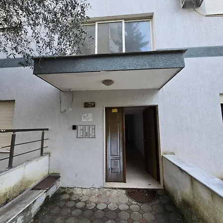 Swiss - 2 Bedrooms アパート ドゥラス