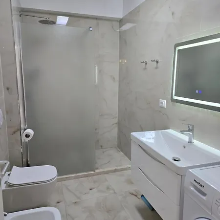 Swiss - 2 Bedrooms ドゥラス