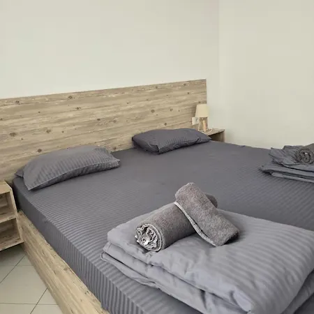 Swiss - 2 Bedrooms アパート *