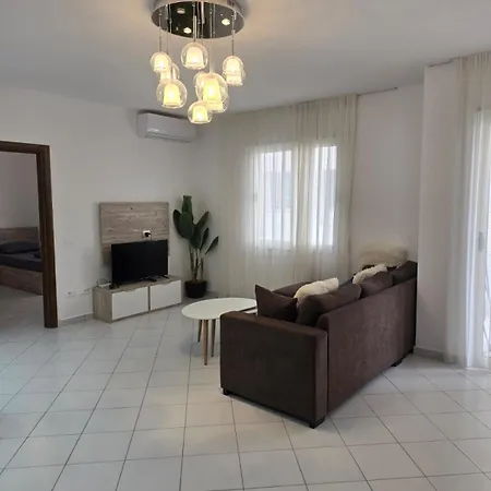 Swiss - 2 Bedrooms アパート