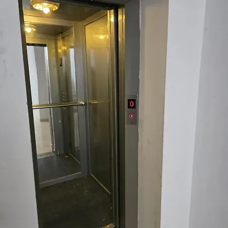 Swiss - 2 Bedrooms * ドゥラス